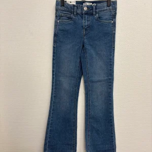 NKFPOLLY – Mellanblå bootcut jeans